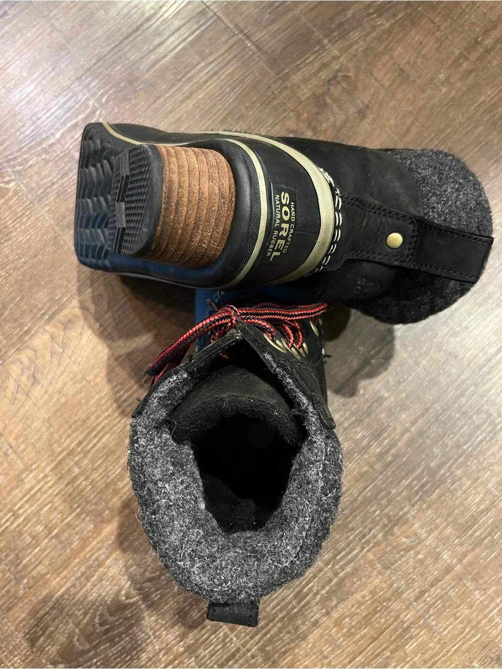 Sorel Black Winter Lace-Up Boots with Red Laces size 8